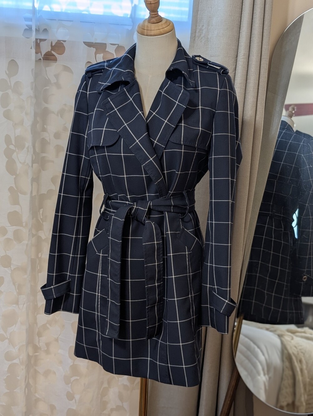 Tommy Hilfiger Women's Size 4 Windowpane Navy Blue Trench Coat with Belt